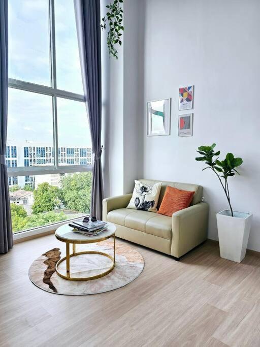 Midtown Duplex Ratchayothin 272 Căn hộ *